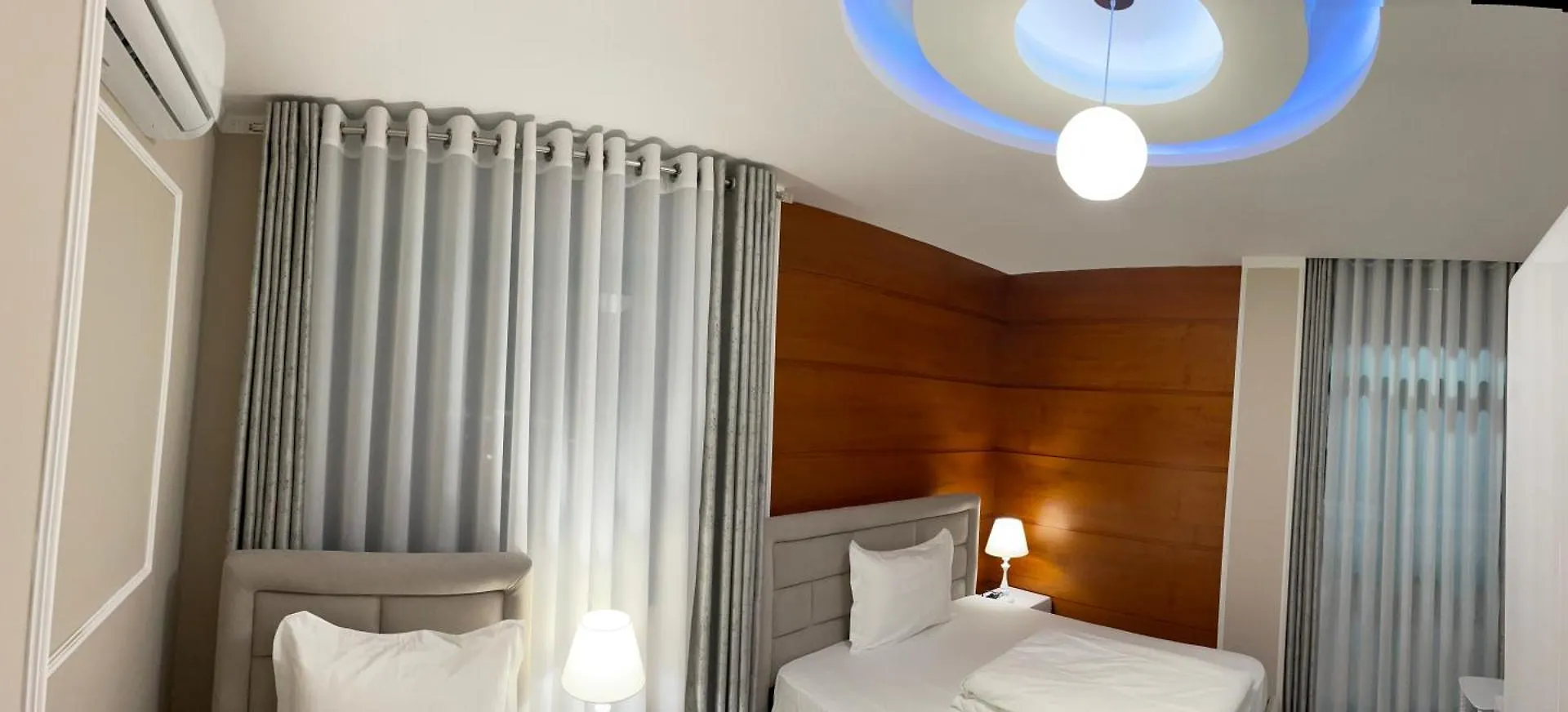 Sun Tower Luxury Suite-View From Of Tirana Center 0*,