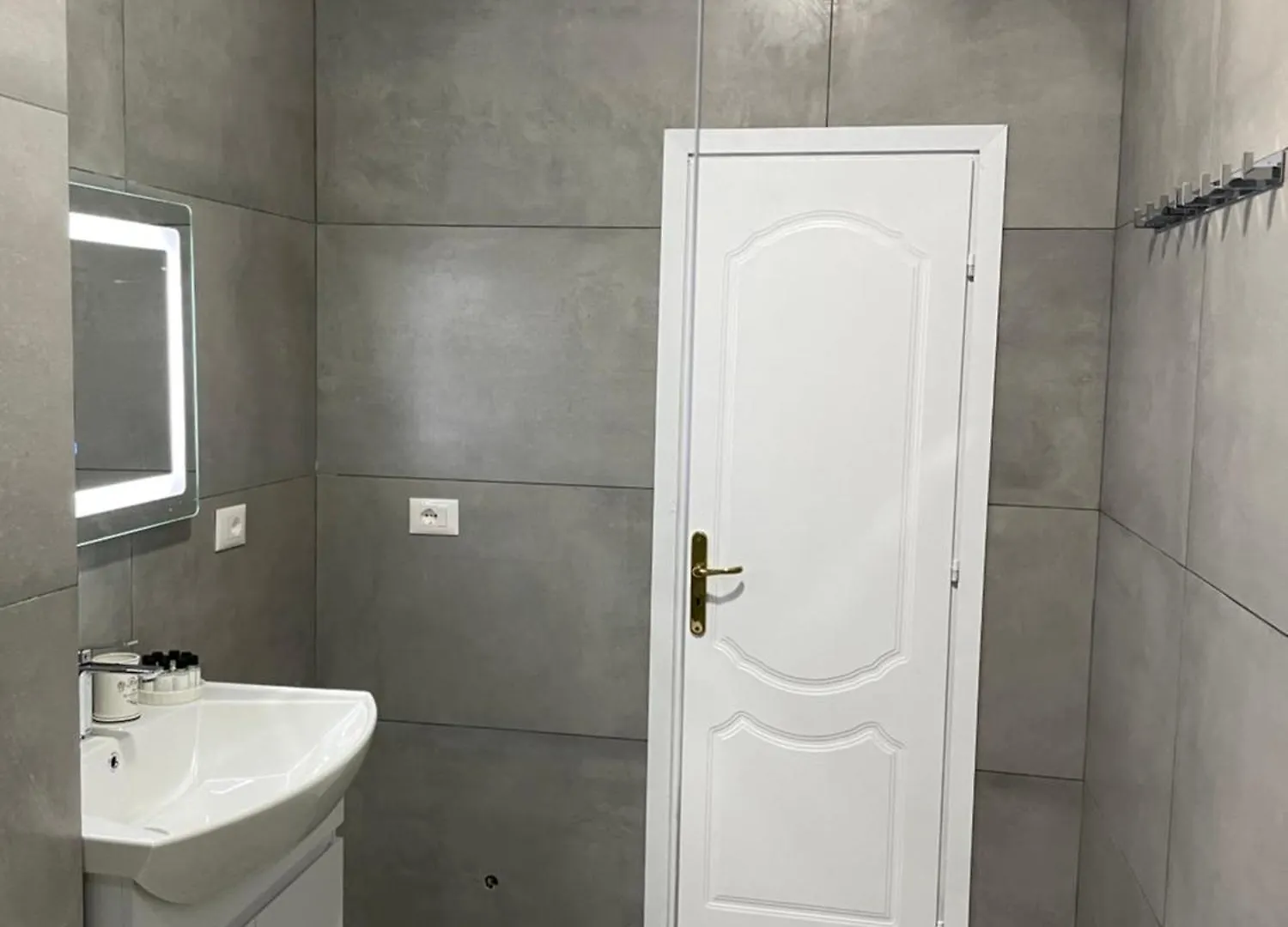 Sun Tower Luxury Suite-View From Of Tirana Center Apartament