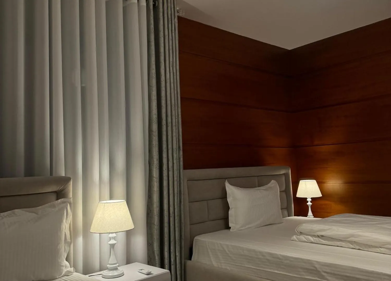 Appartamento Sun Tower Luxury Suite-View From Of Tirana Center