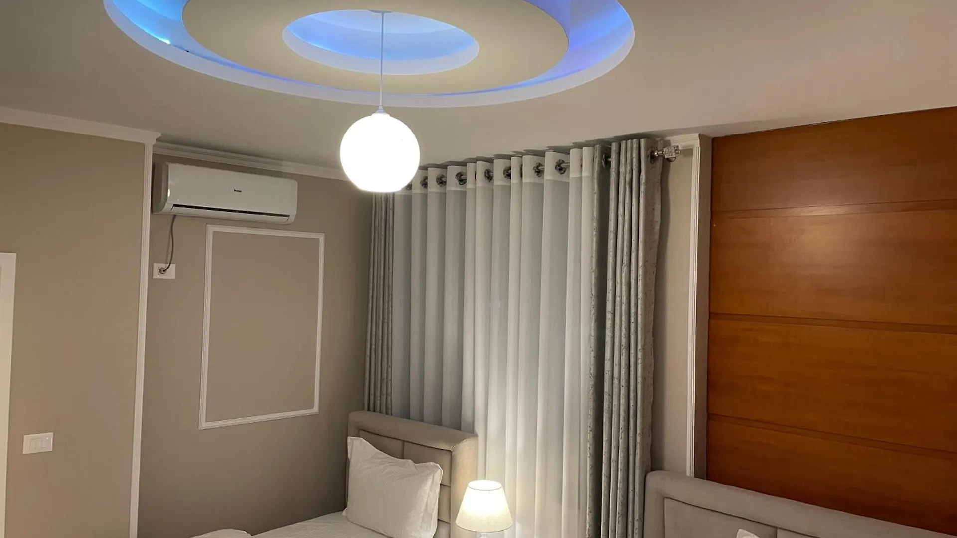 Sun Tower Luxury Suite-View From Of Tirana Center 0*,  Albania