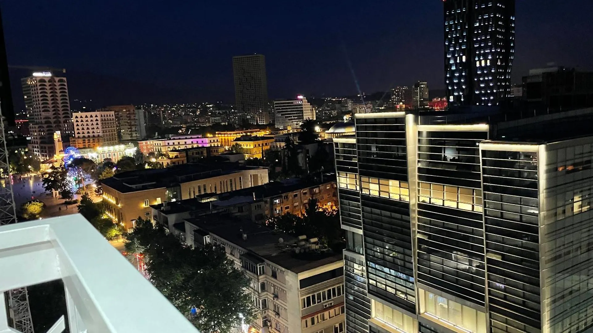 Sun Tower Luxury Suite-View From Of Tirana Center 0*,  Albania