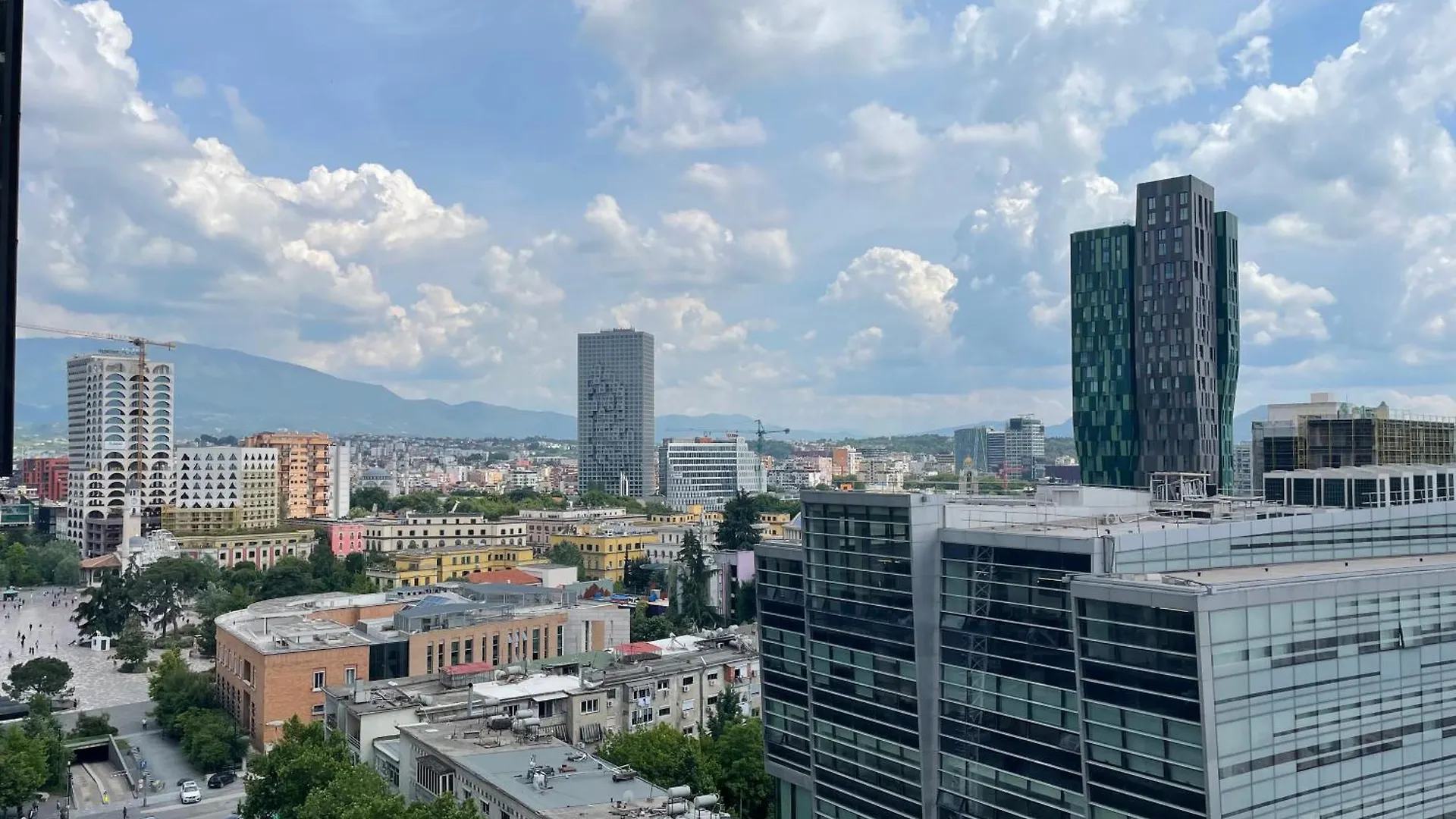 Sun Tower Luxury Suite-View From Of Tirana Center